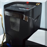 N04. Staples paper shredder.
